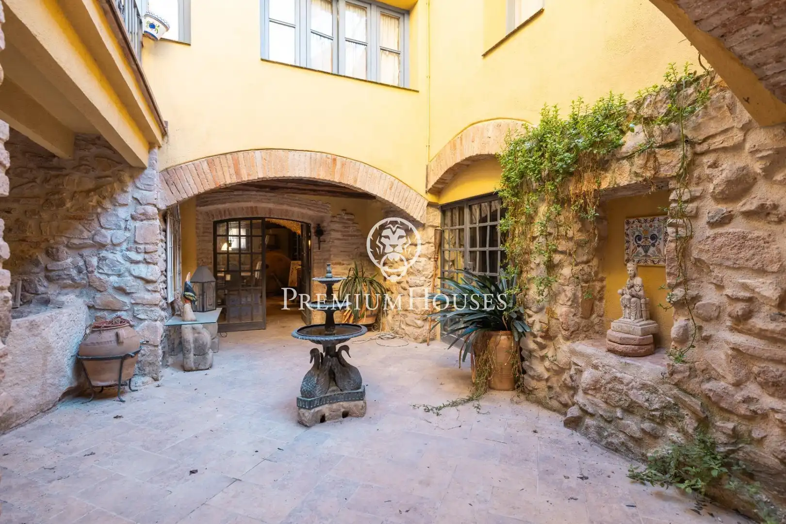 Houses for sale in Montblanc, Tarragona
