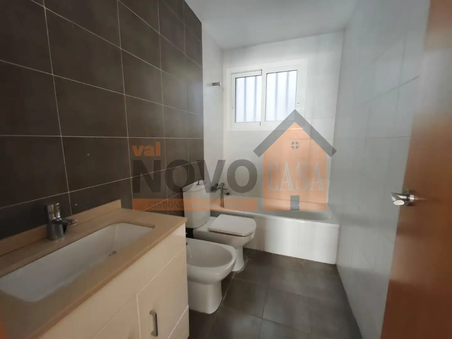 Bathroom of Flat for sale in Corbera  with Storage room