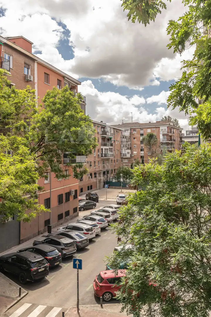 Exterior view of Flat for sale in Madrid  with Heating, Terrace and Storage room