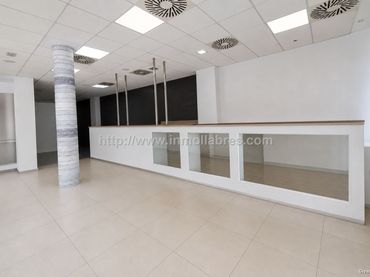 Local comercial en traspàs a Cristo Rey - Parque Europa