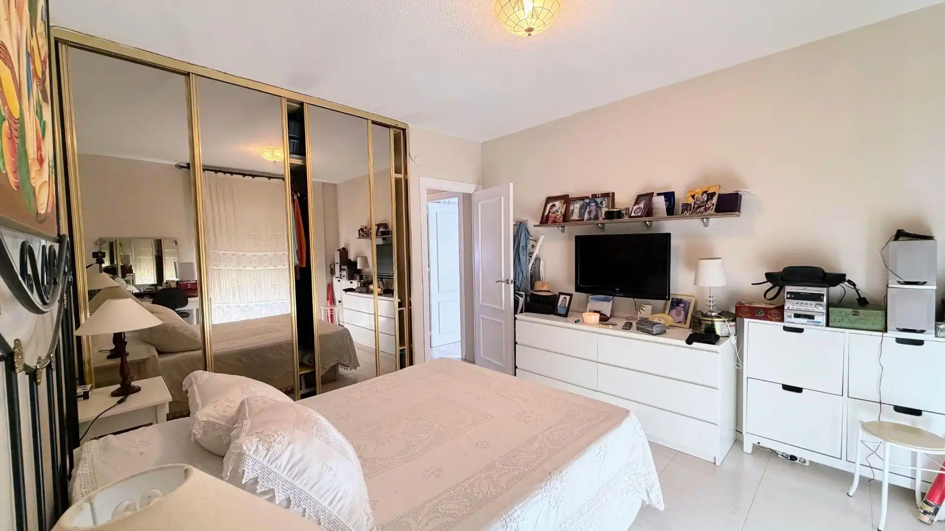Habitación de Casa adosada en venta en Torremolinos con Terraza, Trastero y Piscina comunitaria