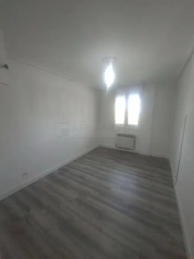 Habitación de Piso en venta en Vitoria - Gasteiz con Calefacción, Parquet y Terraza