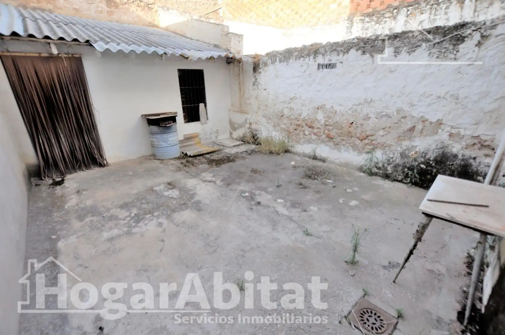 Vista exterior de Casa o xalet en venda en La Pobla de Vallbona amb Terrassa i Traster