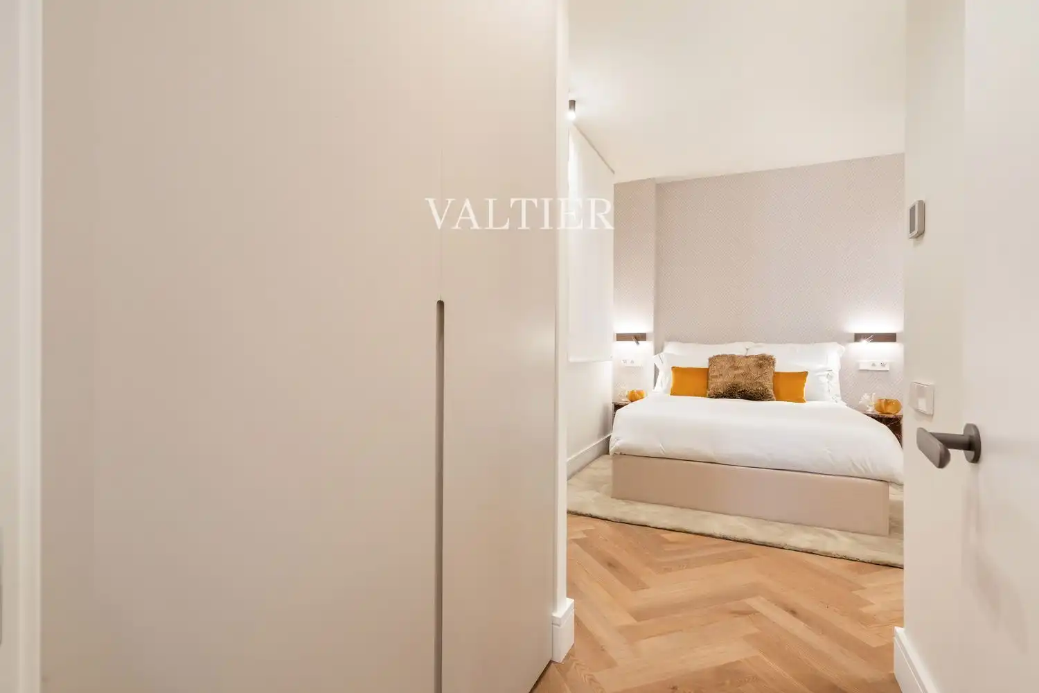 Bedroom of Flat for sale in Madrid  with Air Conditioner, Heating and Terrace