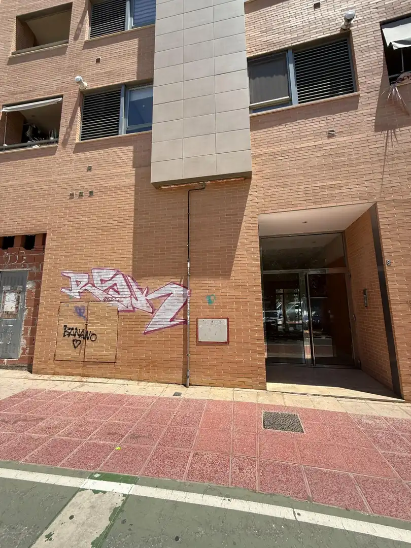 Außenansicht von Wohnung zur Miete in Murcia mit Klimaanlage, Heizung und Terrasse