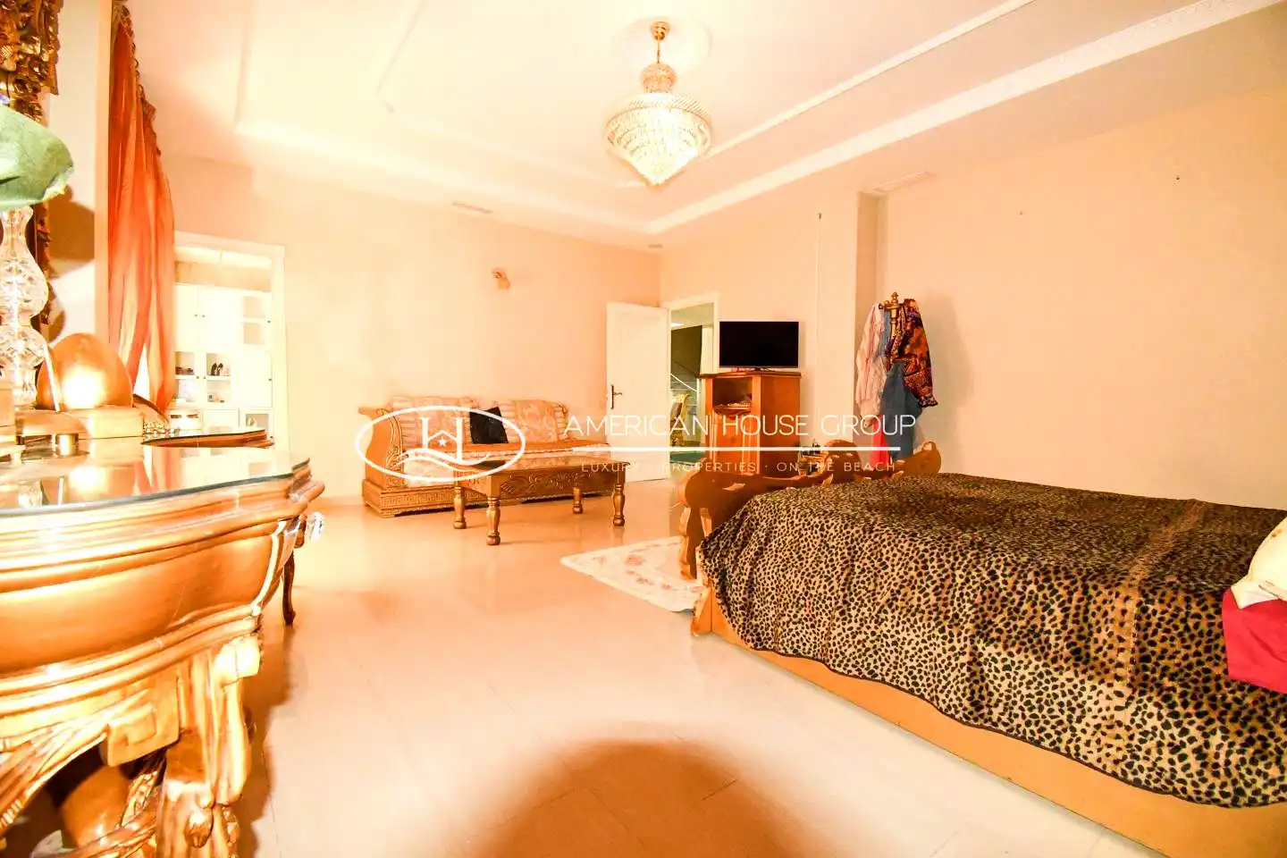Bedroom of Houses for sale in Chiclana de la Frontera  with Air Conditioner, Heating and Private garden