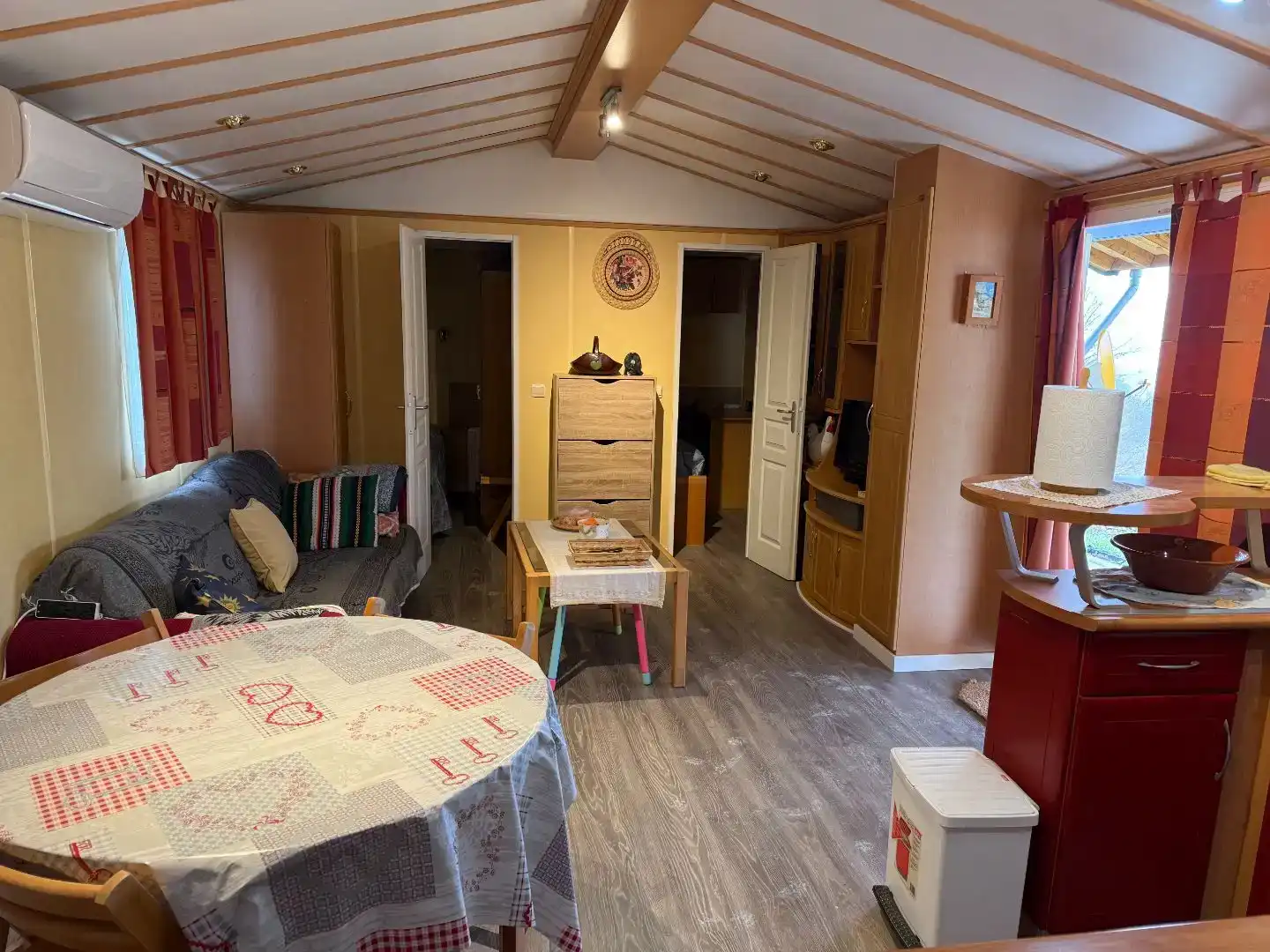 Sala d'estar de Pis en venda en Los Altos amb Aire condicionat, Jardí privat i Moblat