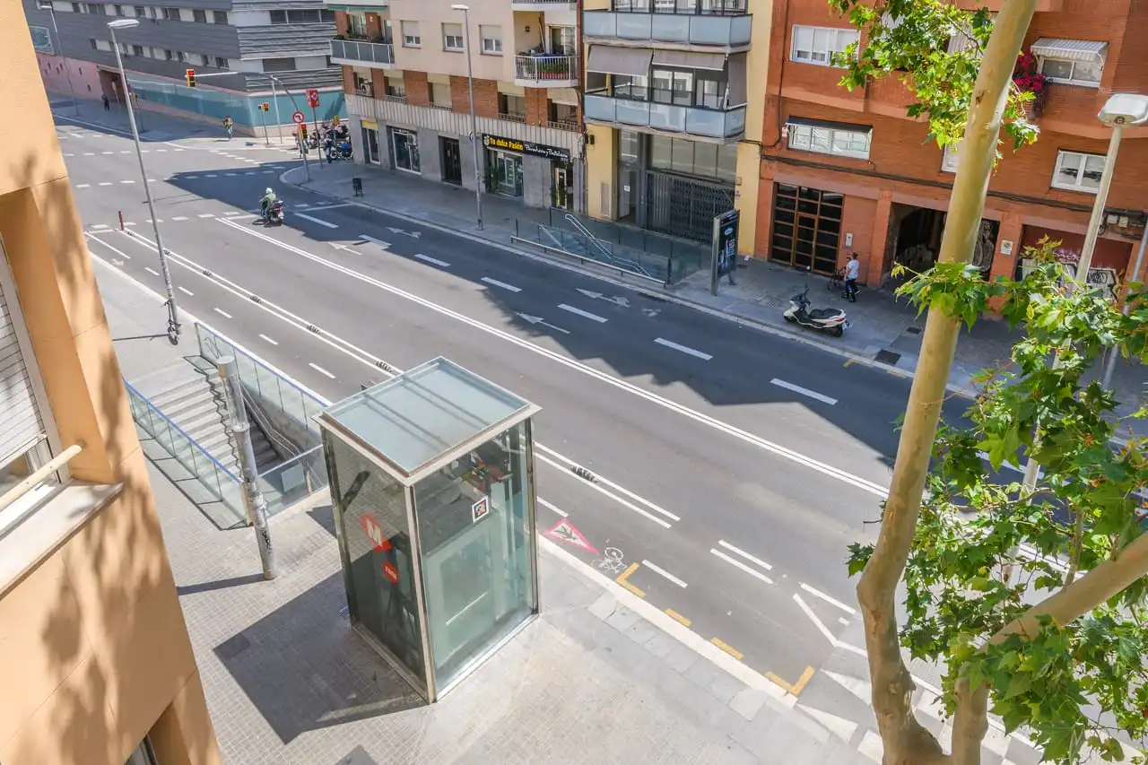 Vista exterior de Pis en venda en Barcelona amb Parquet, Terrassa i Traster
