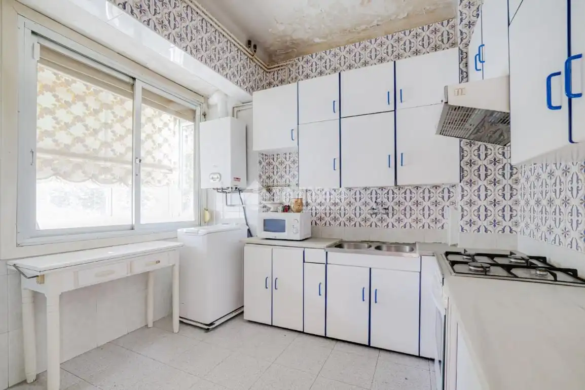 Cocina de Piso en venta en Barcelona con Balcón