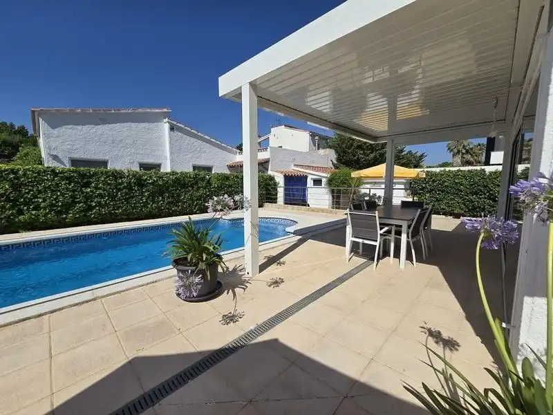 Villa avec piscine à vendre à Calle Montseny, imagen 3