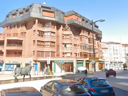 Exterior view of Flat for sale in Burgos Capital  with Heating