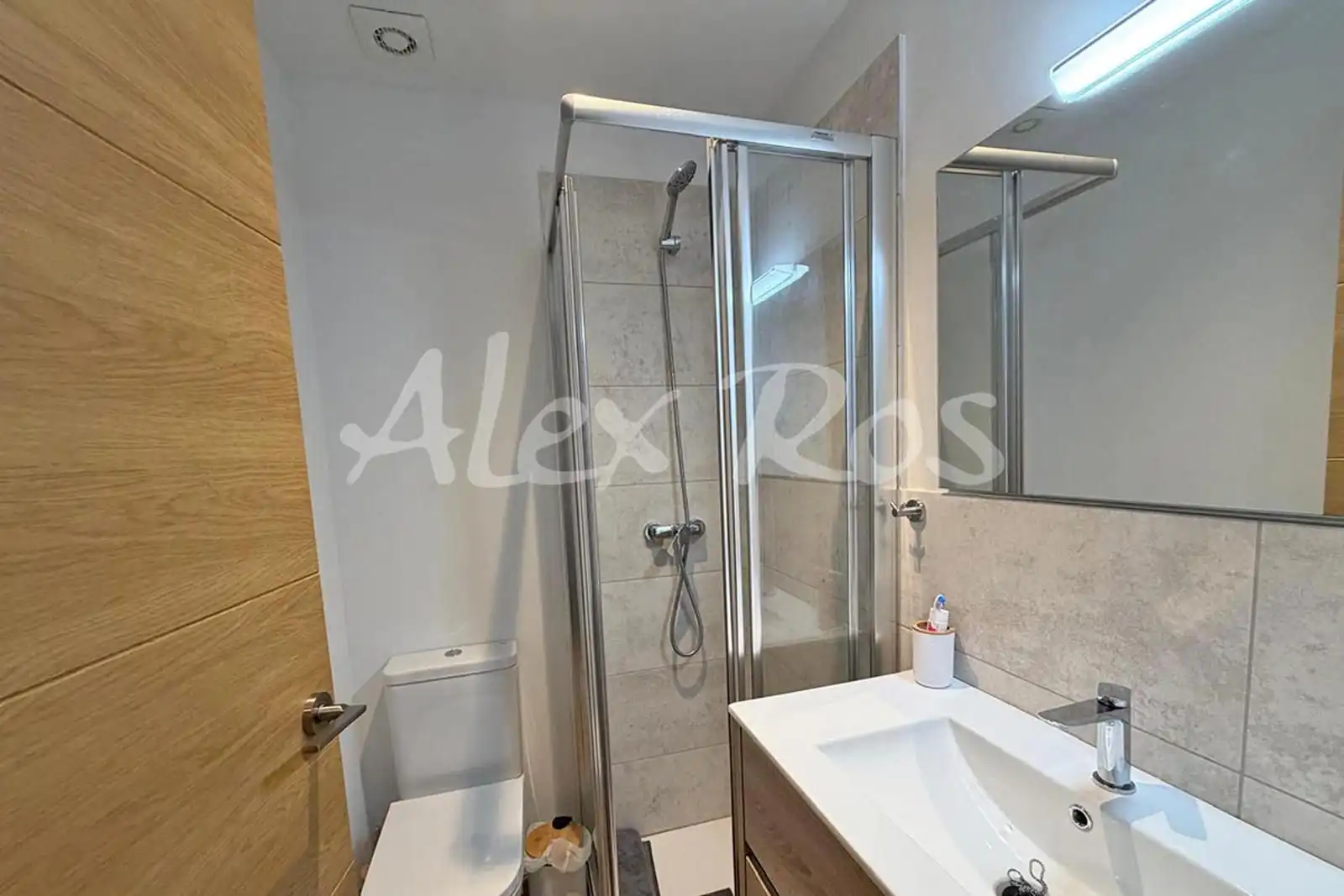 Badezimmer von Wohnung zum Verkauf in Bellver de Cerdanya mit Heizung und Abstellraum