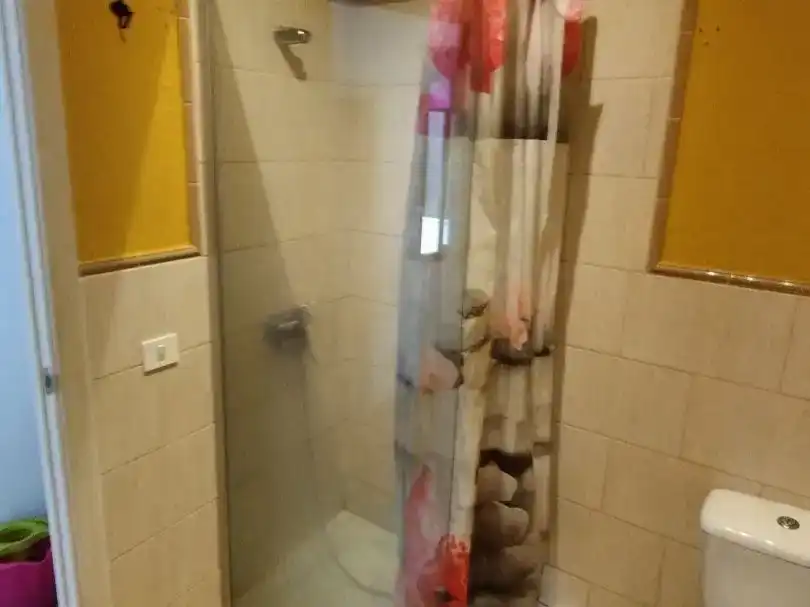 Baño de Piso para compartir en Arucas Casco