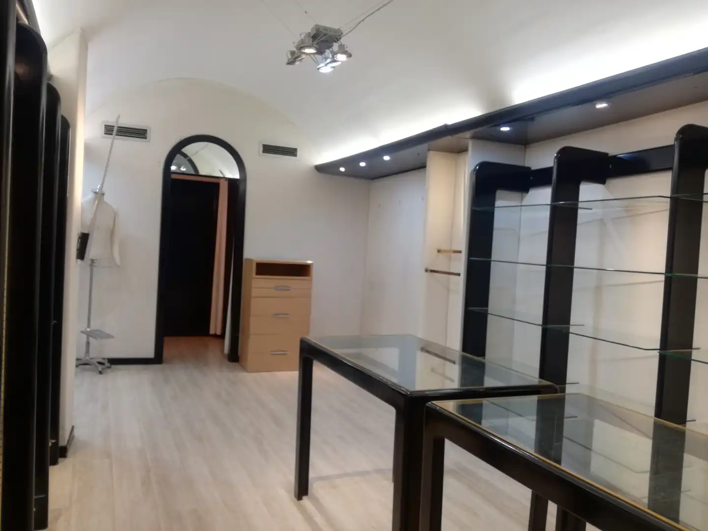 Local comercial en venta en Travesía Teatinos 4, imagen 6