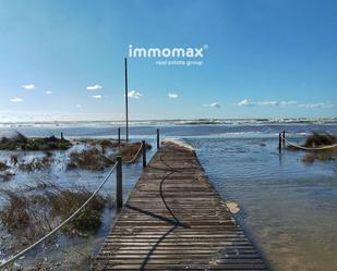 Vista exterior de Àtic en venda en Castelldefels amb Piscina