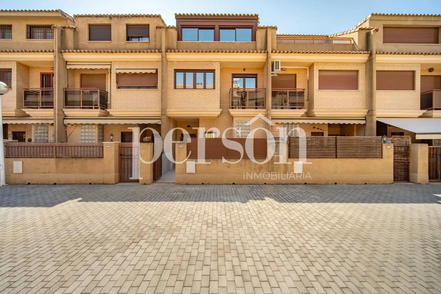 Vista exterior de Casa o chalet en venta en Valencia con Aire acondicionado y Terraza