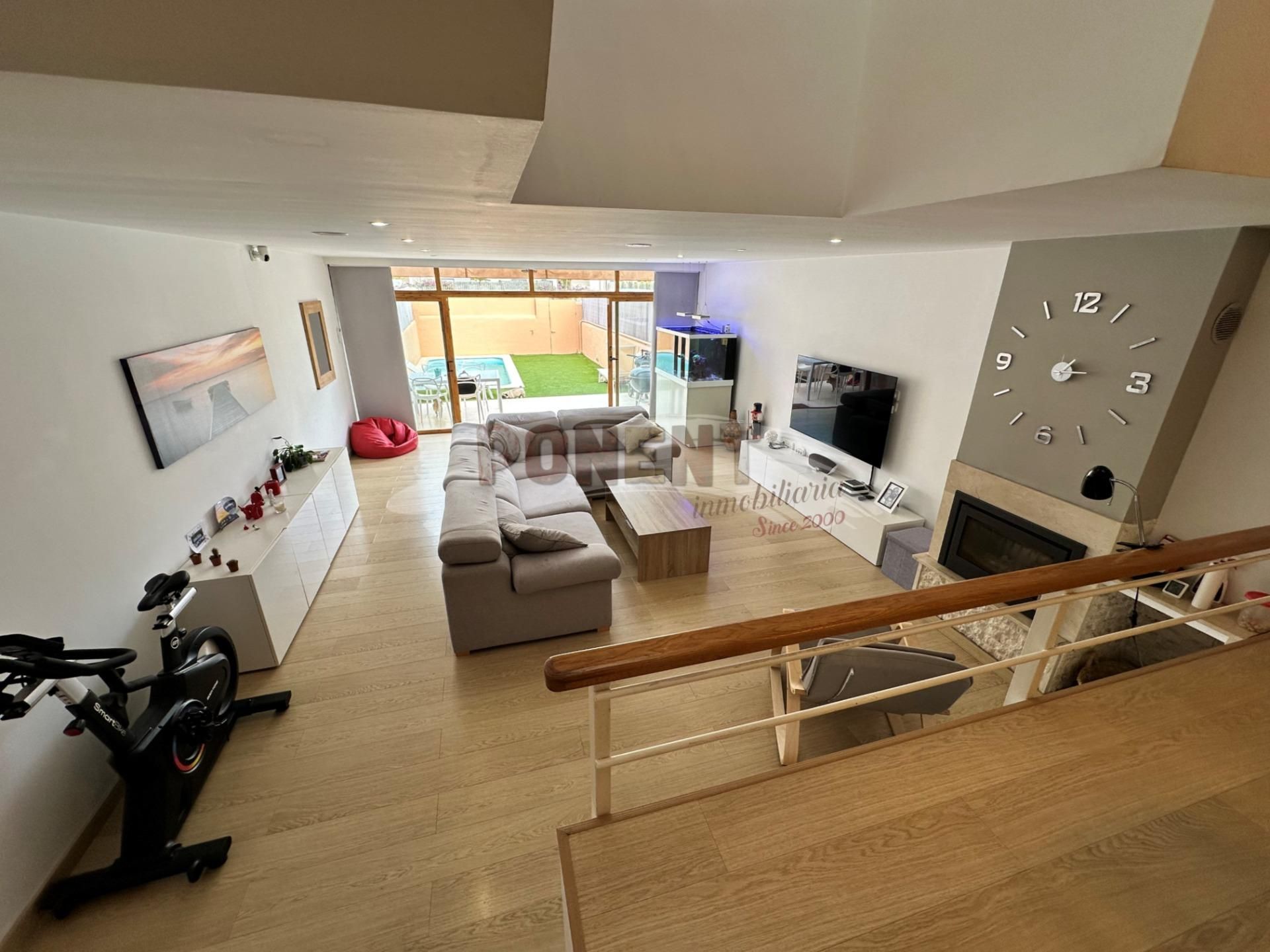 Sala de estar de Casa adosada en venta en Eivissa con Aire acondicionado, Jardín privado y Terraza