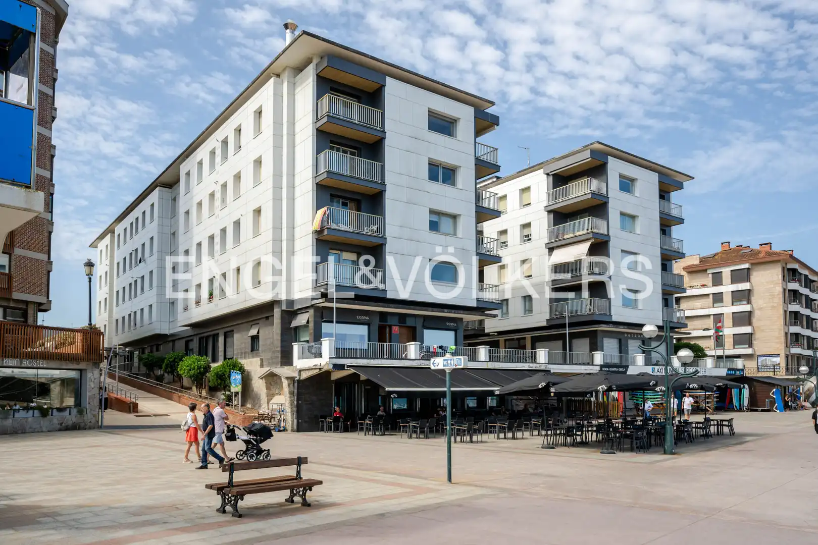 Vista exterior de Pis en venda en Zarautz amb Calefacció, Parquet i Terrassa