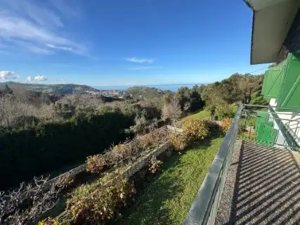 Vista exterior de Casa o xalet en venda en Zumaia amb Jardí privat, Terrassa i Moblat