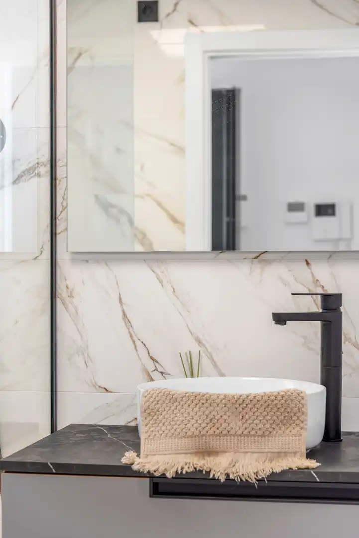 Baño de Apartamento en venta en Guardamar del Segura con Terraza y Piscina