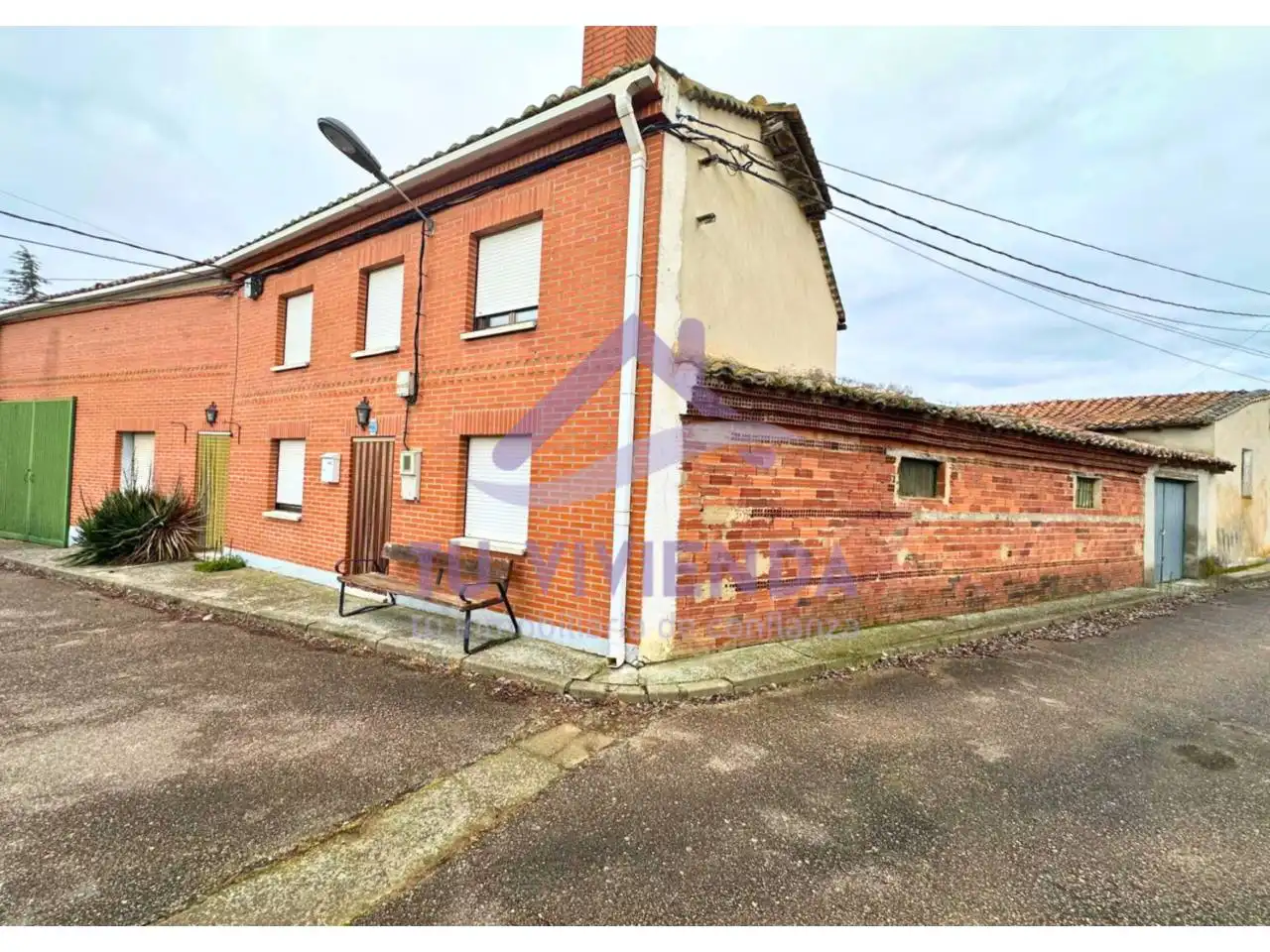 Exterior view of Houses for sale in Villaluenga de la Vega