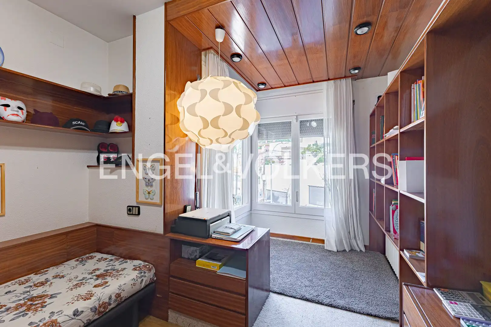 Habitación de Casa o chalet en venta en Sant Just Desvern con Aire acondicionado, Calefacción y Jardín privado