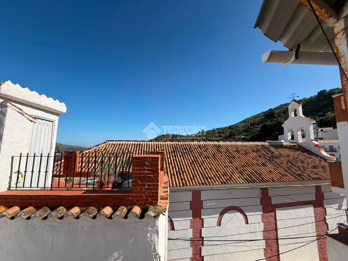 Country homes for sale in Olías