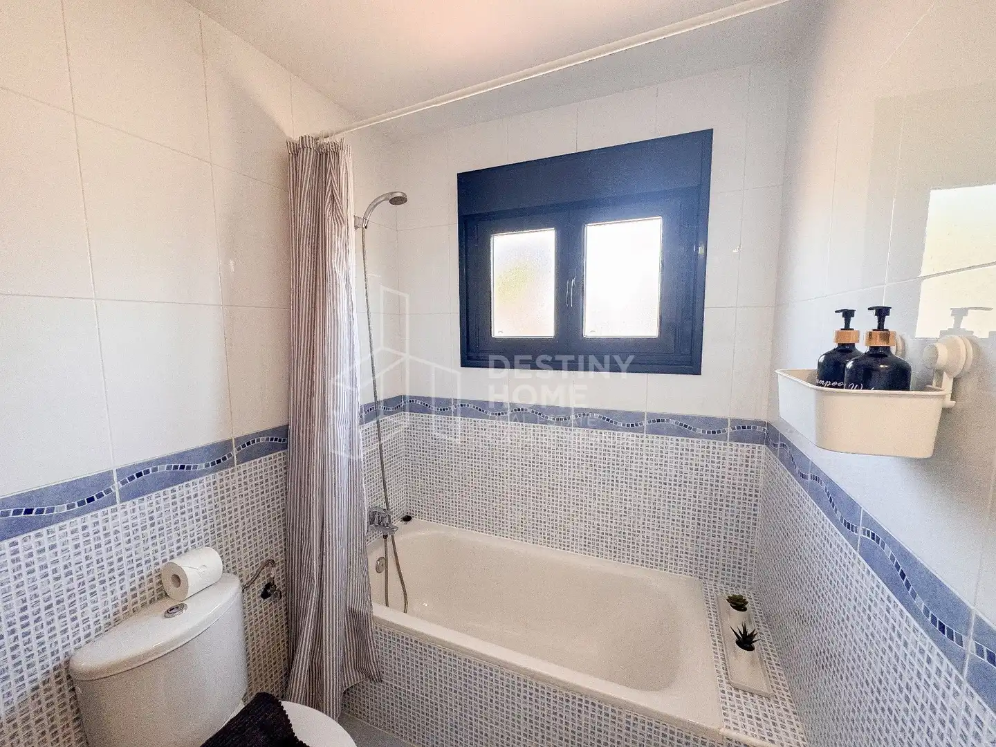 Bathroom of Houses for sale in La Oliva  with Storage room, Furnished and Community pool