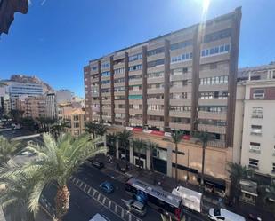 Vista exterior de Pis en venda en Alicante / Alacant amb Aire condicionat, Parquet i Terrassa