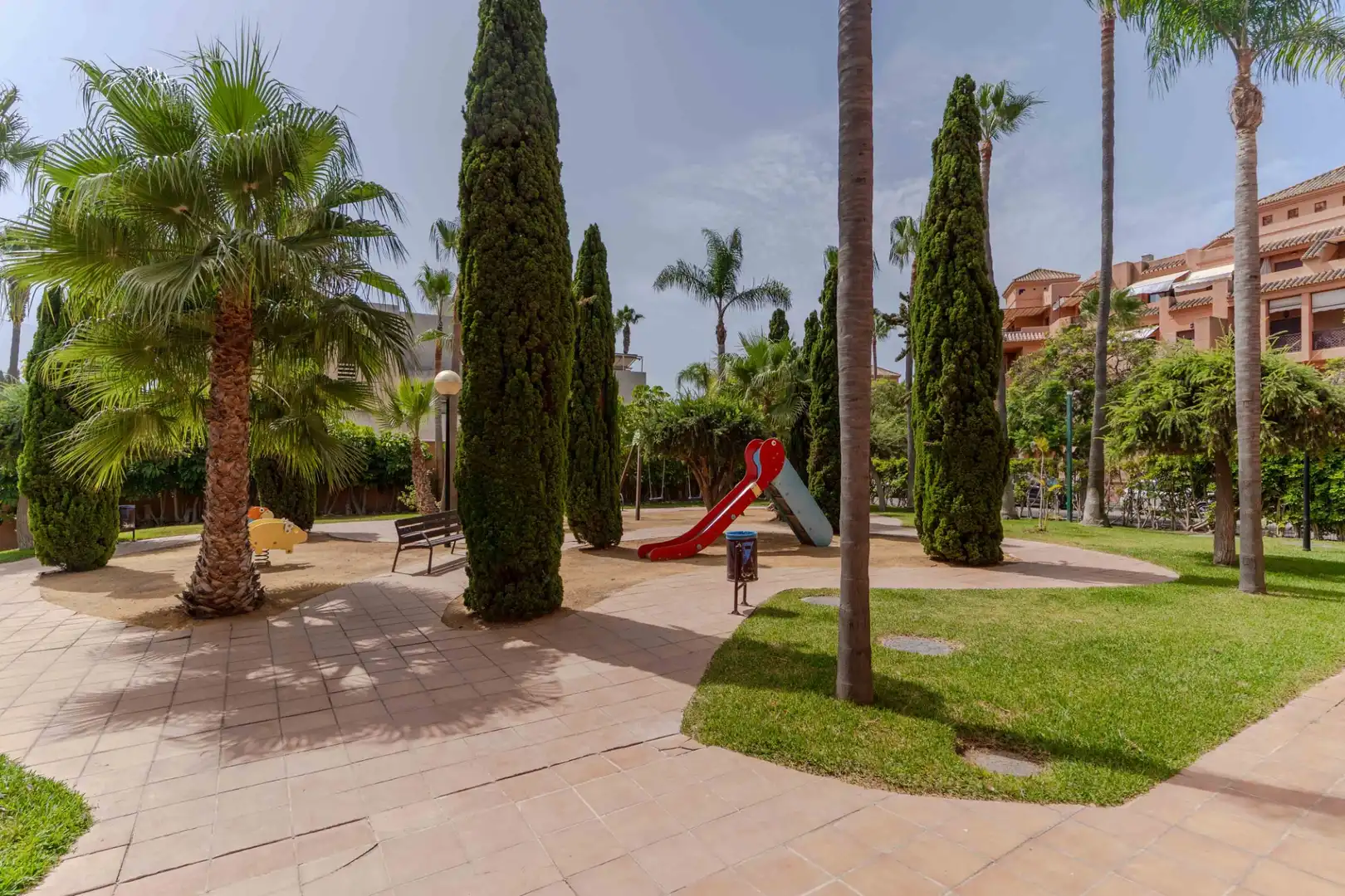 Jardí de Casa o xalet en venda en Motril amb Aire condicionat, Calefacció i Jardí privat
