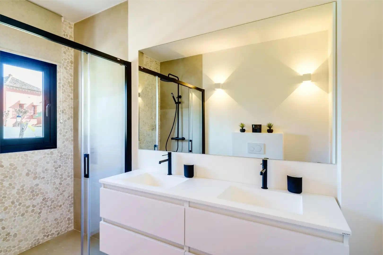 Baño de Casa o chalet en venta en Marbella con Aire acondicionado, Jardín privado y Terraza