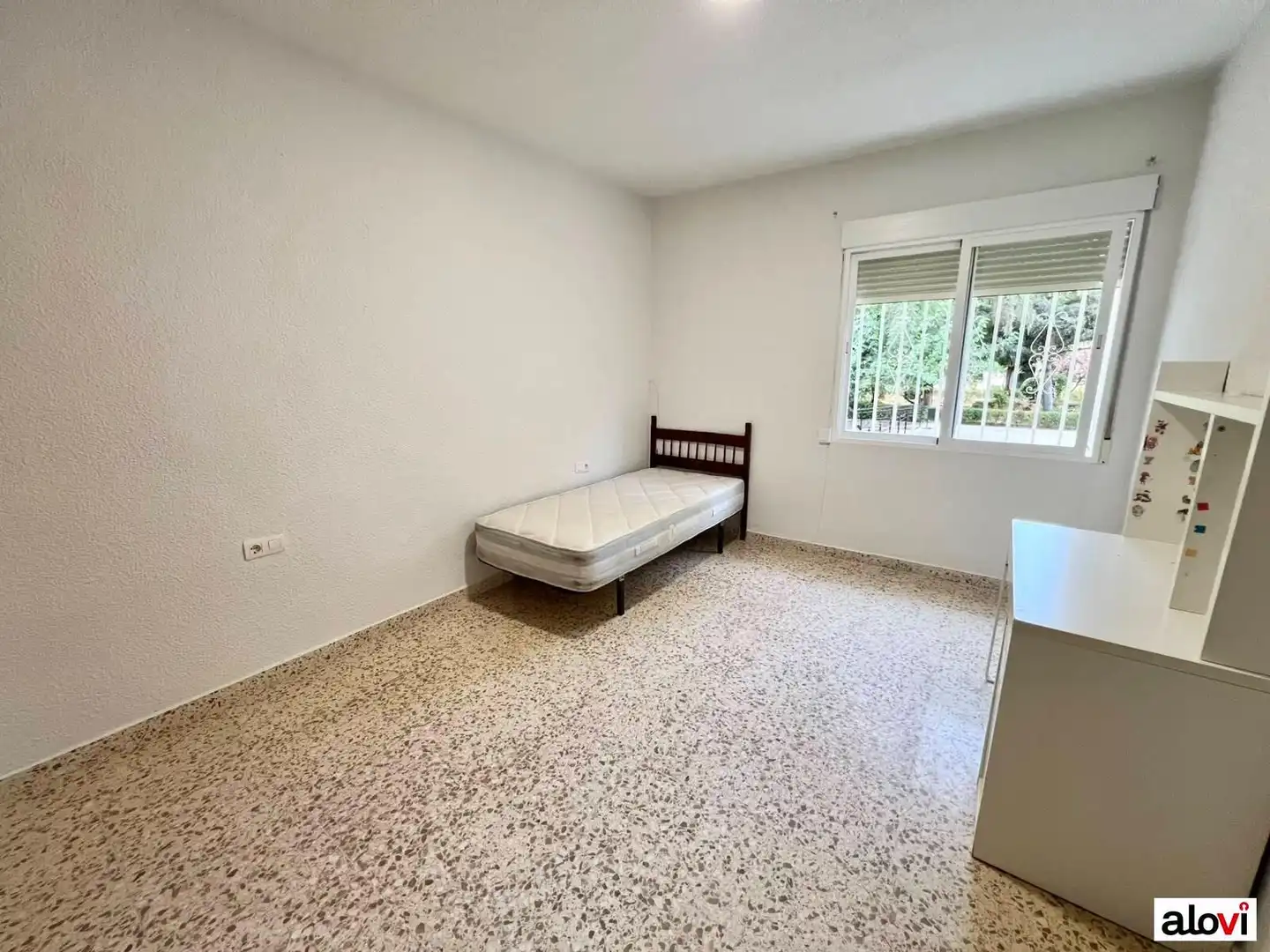 Schlafzimmer von Wohnung zur Miete in Granada mit Möbliert