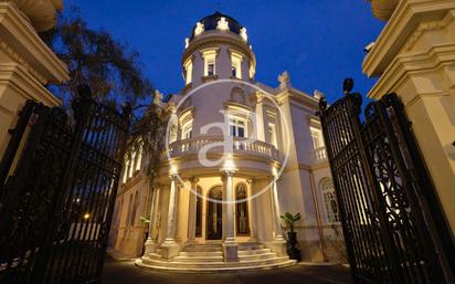 Exterior view of Attic to rent in  Barcelona Capital  with Air Conditioner, Heating and Private garden