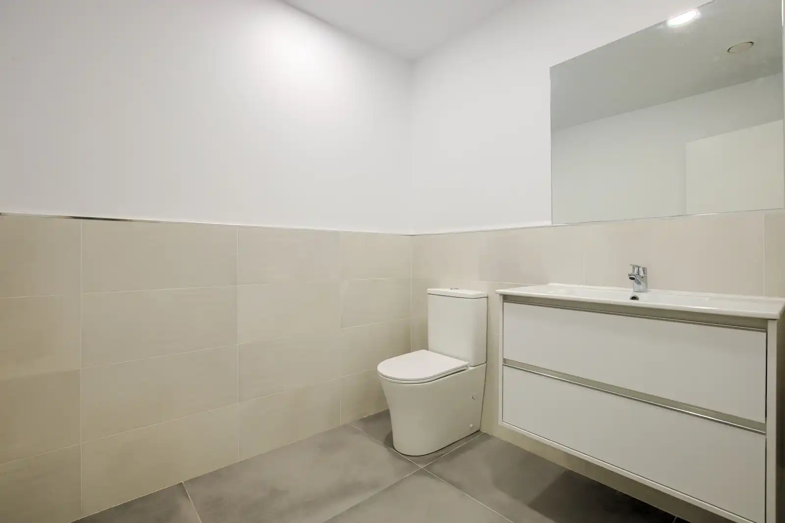 Room in Calle de las Islas Bermudas, Tres Olivos - Valverde