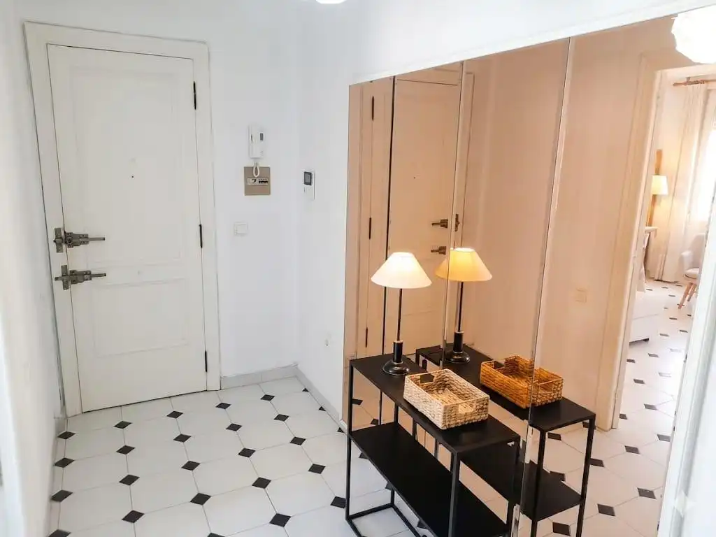 Wohnung zur Miete in Valencia mit Klimaanlage, Möbliert und Balkon
