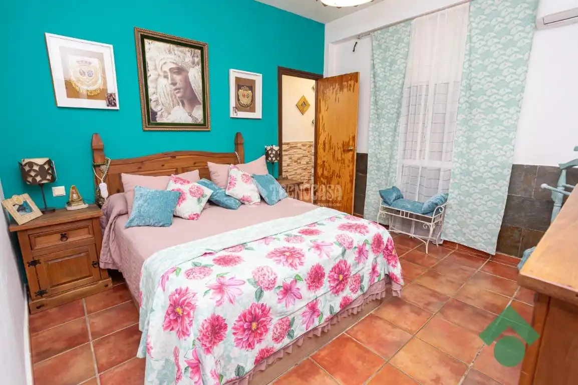 Casa pareada con jardín en venta en C. Barcelona, imagen 4