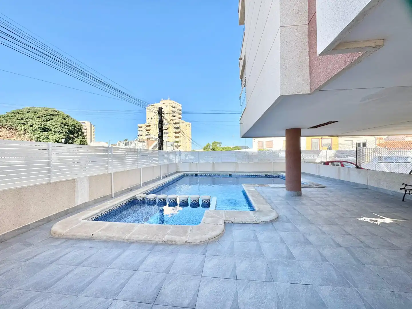 Piscina de Apartament de lloguer en Torrevieja amb Aire condicionat, Piscina i Moblat