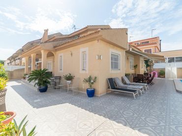 Villa avec piscine à vendre à Santiago de la Ribera