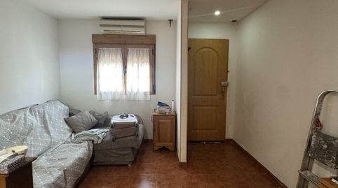 Foto 2 de Casa adosada en venta en Calle Descalzas, La Paz - Las Américas, Linares