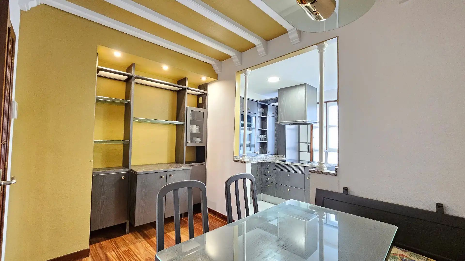 Comedor de Piso en venta en Vitoria - Gasteiz con Calefacción, Amueblado y Horno