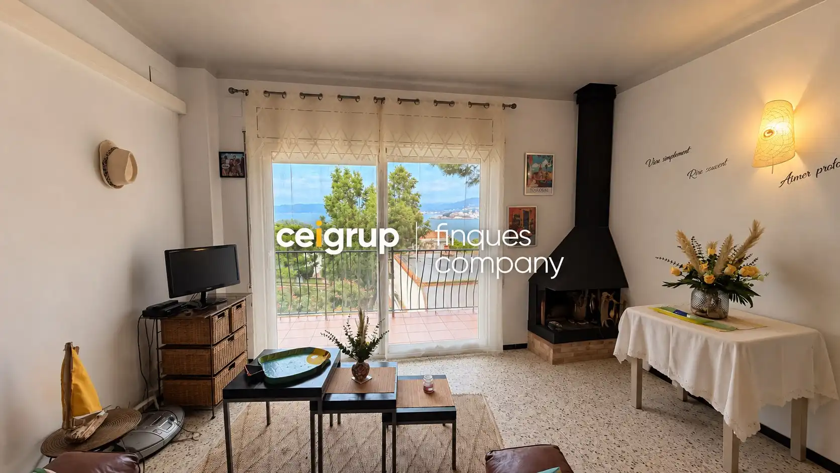 Living room of Flat for sale in Grifeu - Cap Ras - Els Estanys - Sant Genís