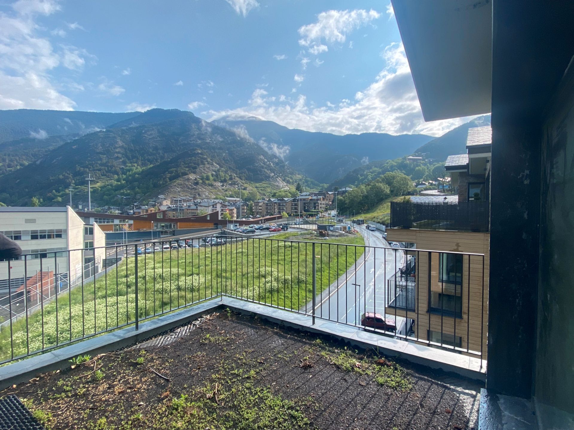 Vista exterior de Àtic de lloguer en Ordino amb Calefacció, Terrassa i Forn