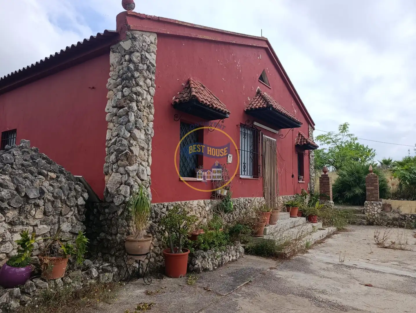Vista exterior de Casa o xalet en venda en Ontinyent amb Jardí privat, Traster i Piscina