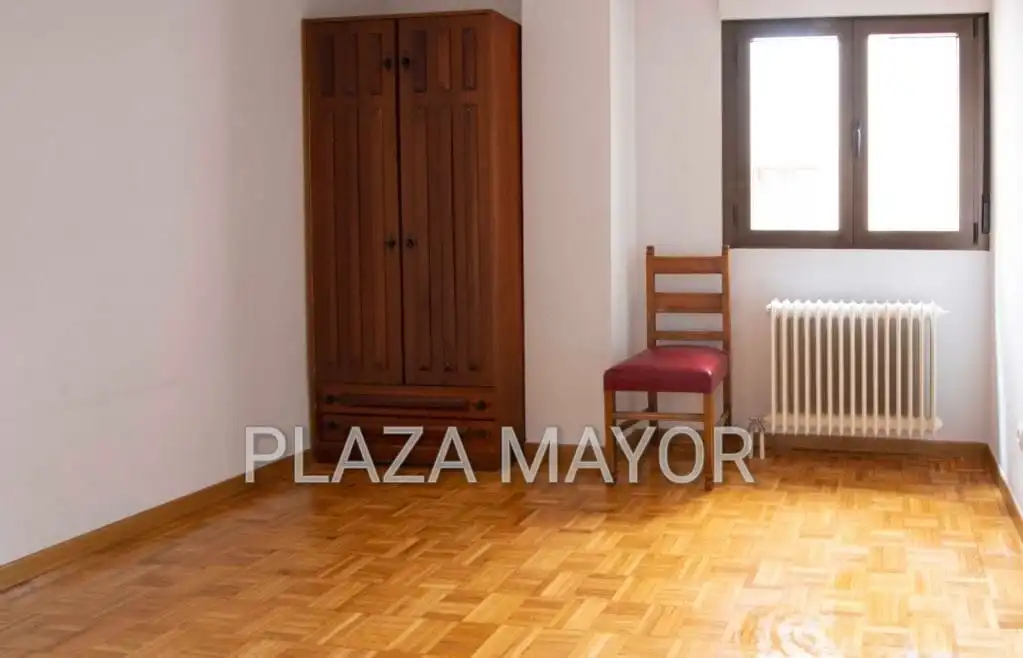 Wohnung zum Verkauf in Salamanca mit Heizung, Parkett und Abstellraum