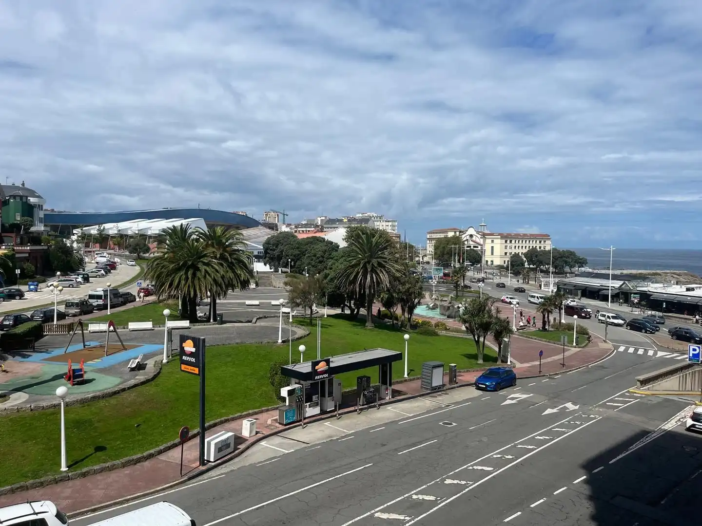 Vista exterior de Pis de lloguer en A Coruña Capital  amb Terrassa i Moblat