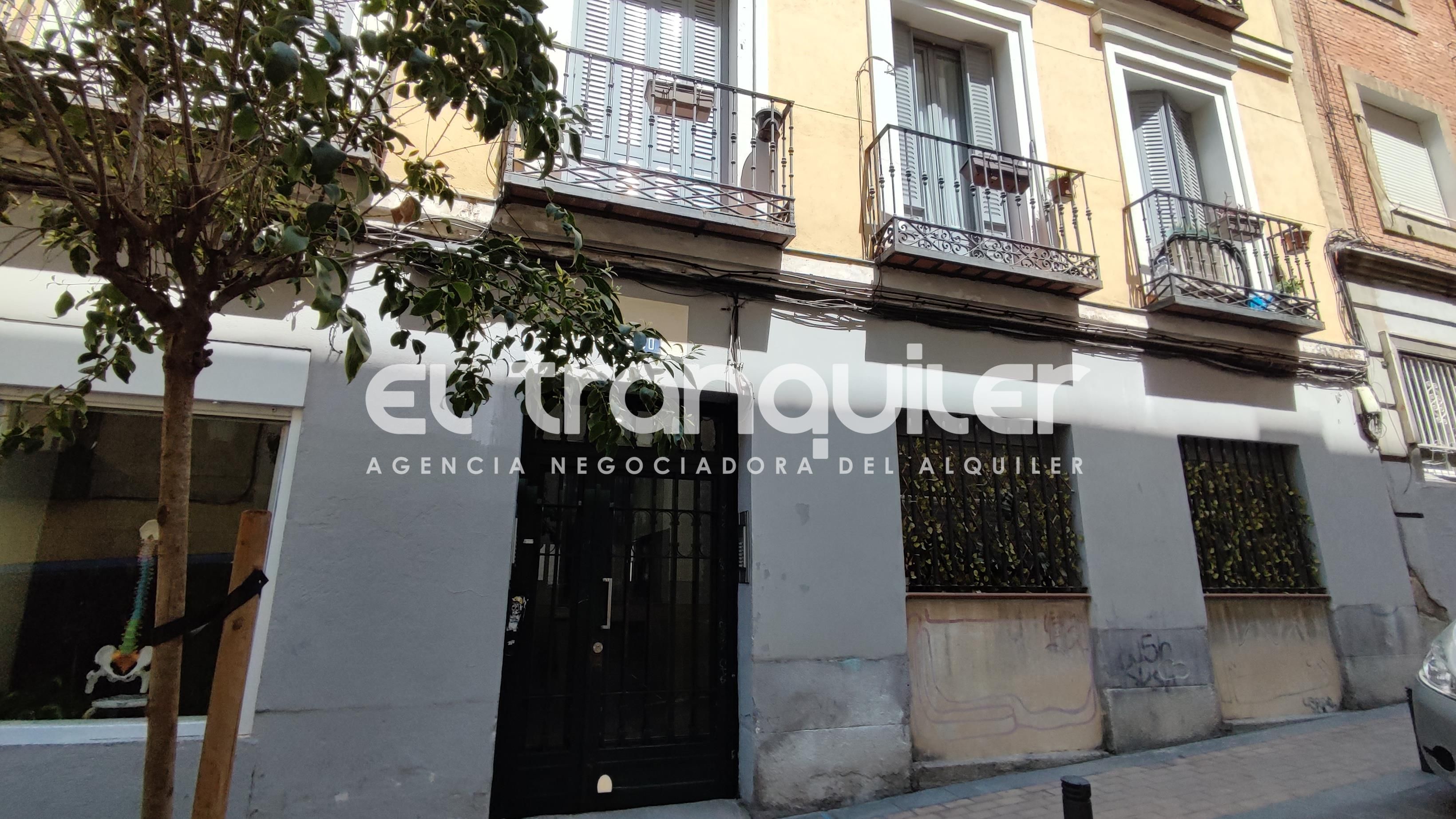 Exterior view of Flat to rent in  Madrid Capital  with Furnished and Washing machine