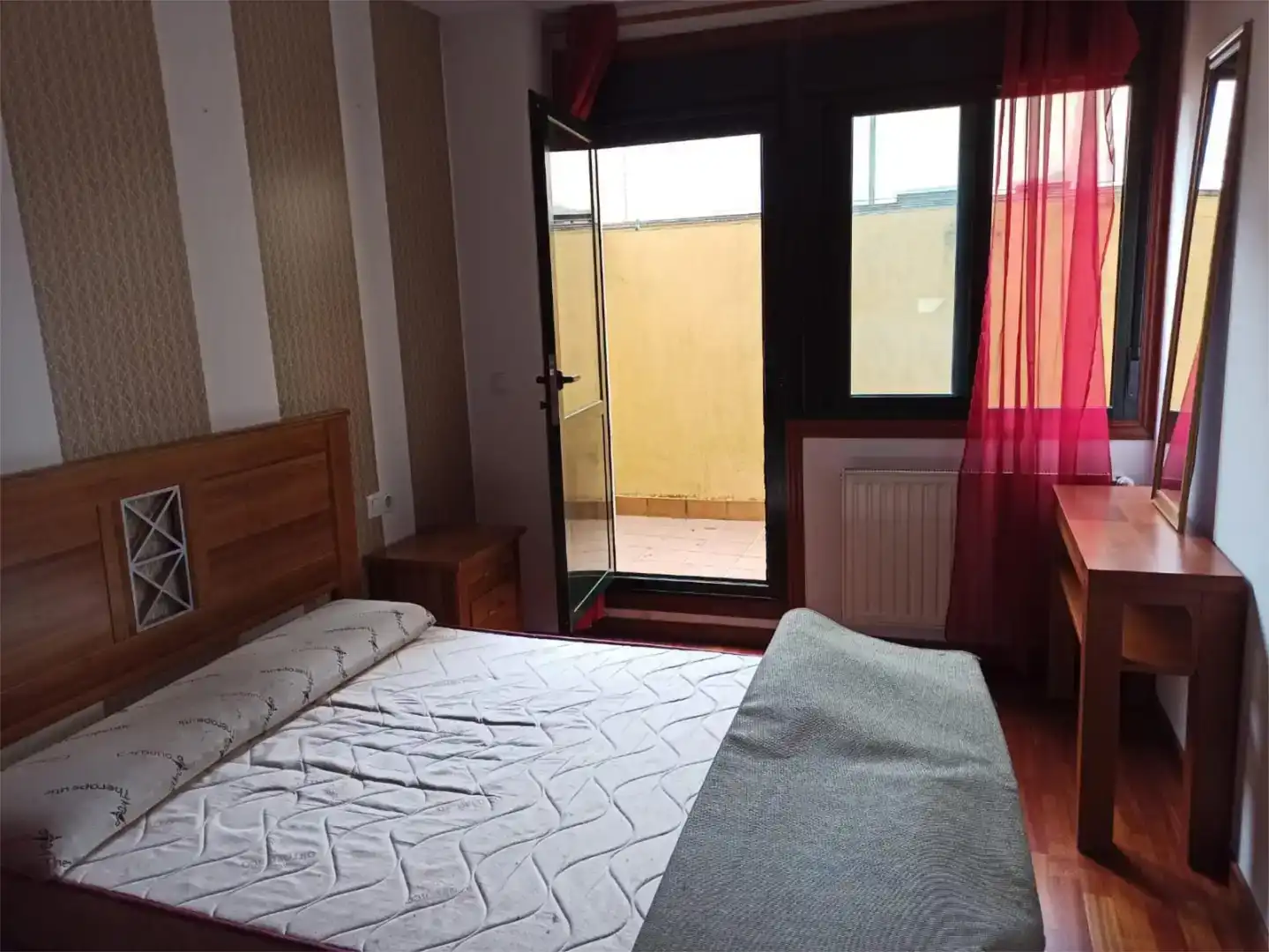 Dormitori de Pis en venda en Moraña amb Parquet, Traster i Piscina comunitària
