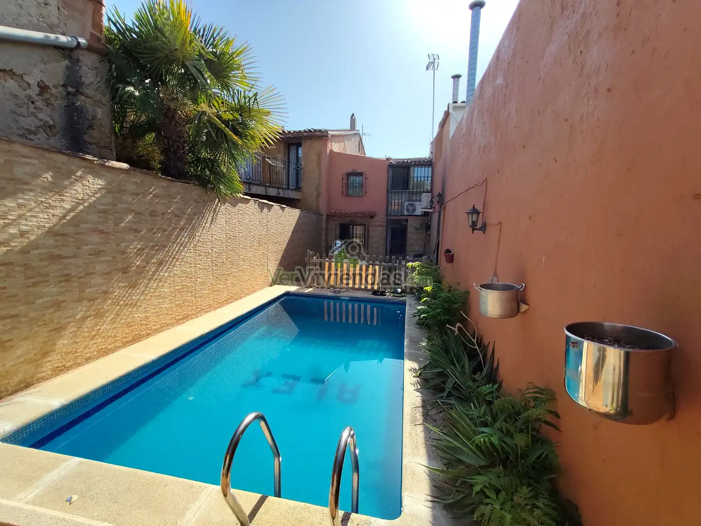 Piscina de Casa adosada en venta en Sant Esteve Sesrovires, Barcelona