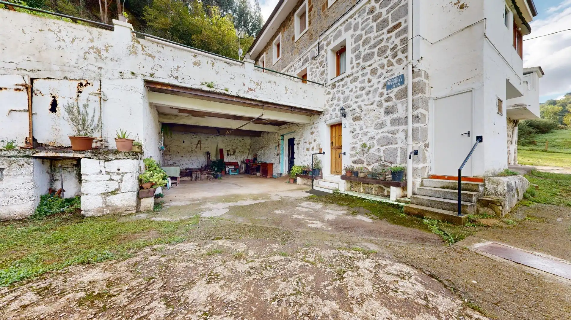 Garden of Houses for sale in Abanto y Ciérvana-Abanto Zierbena  with Heating