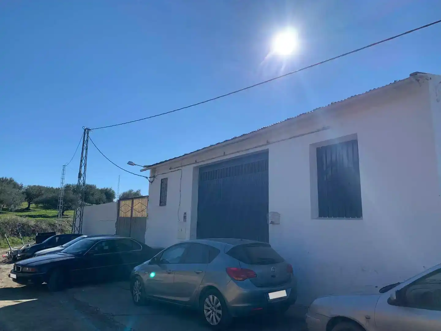 Vista exterior de Nave industrial en venta en Periana